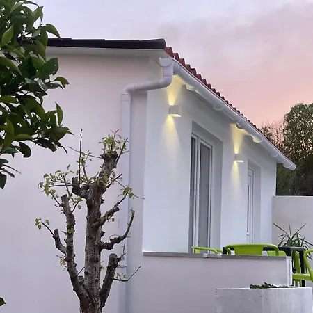 Neto Pinto - Casa De / Fins De Semana. *