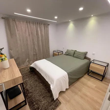 Neto Pinto - Casa De / Fins De Semana. *