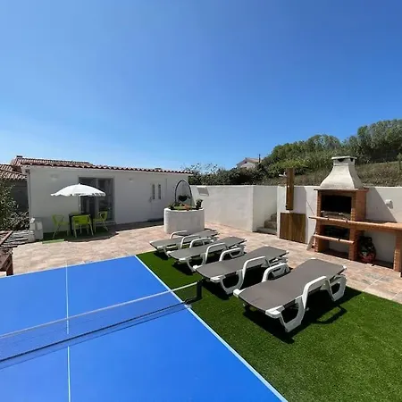 Neto Pinto - Casa De Ferias / Fins De Semana. Holiday home Lourinha (Lisbon)